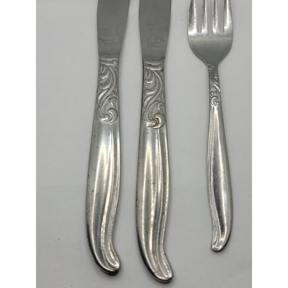 Acsons Vintage Stainless Steel Japan Dignity Butter Knives and 1 Dessert Fork
